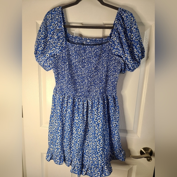 Sherrylily floral short romper blue Size Large - Picture 1 of 3